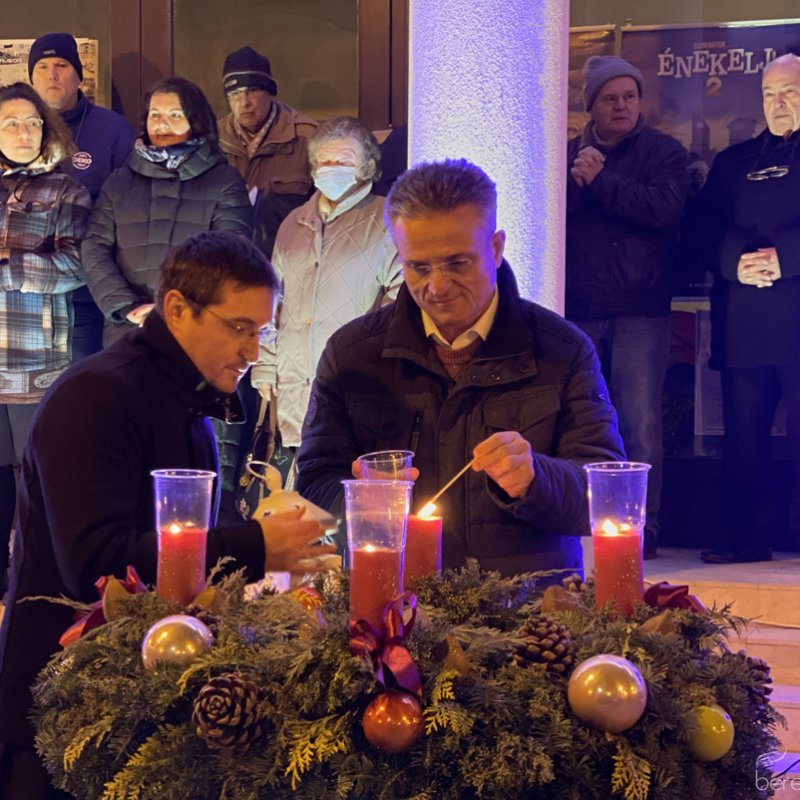 Fellobbant a szeretet lángja 51